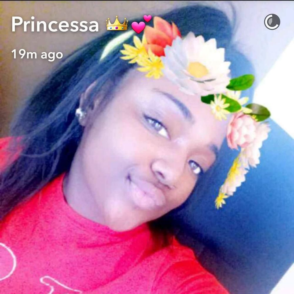 Meet your Posher, Monee